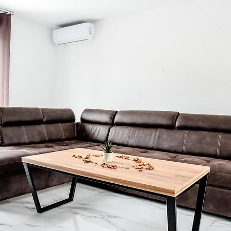 Luxury Villa M&B Тузла Экстерьер фото